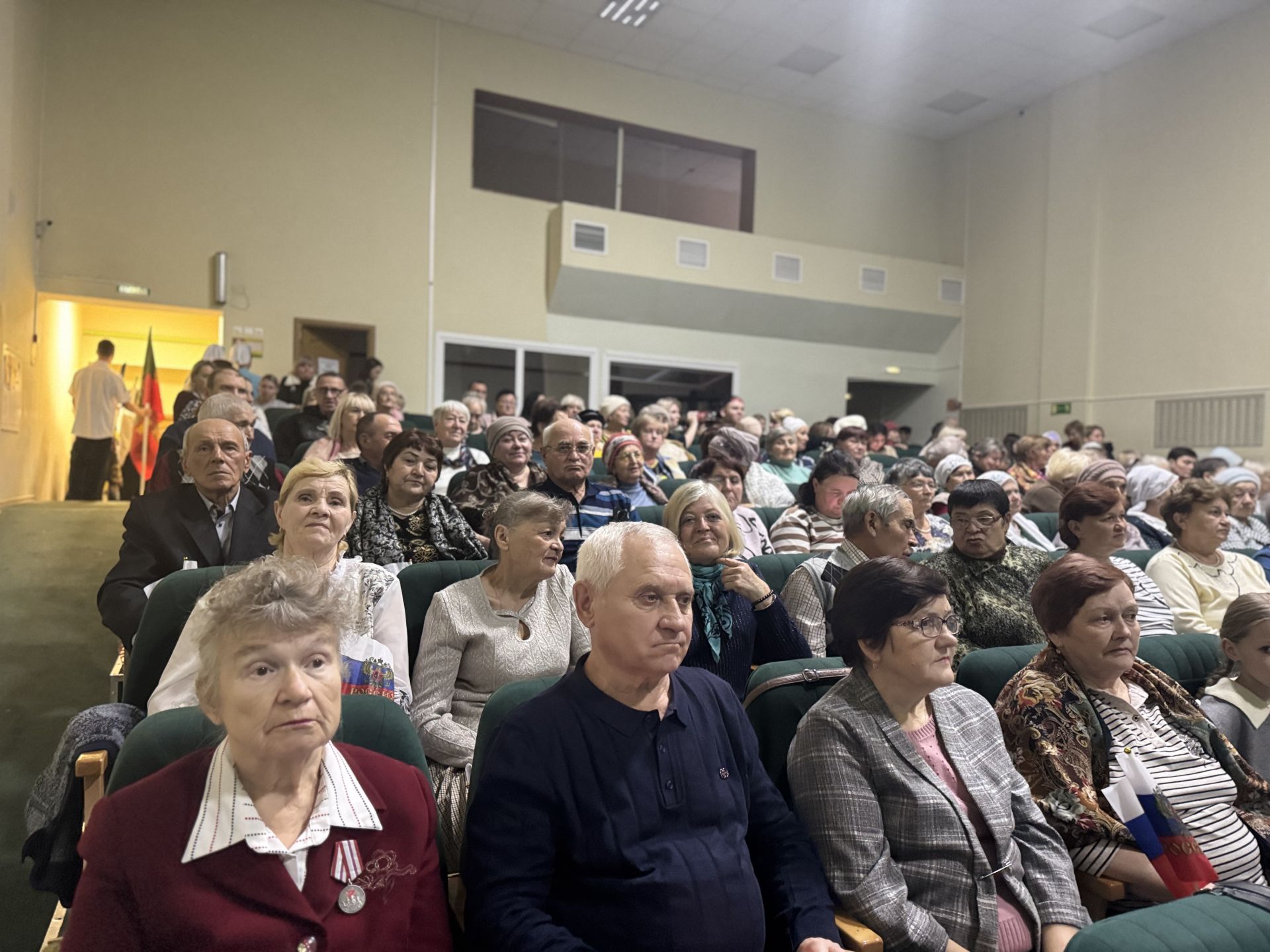 Волонтерское движение «Чистополь — фронту» отметило день рождения праздничным концертом