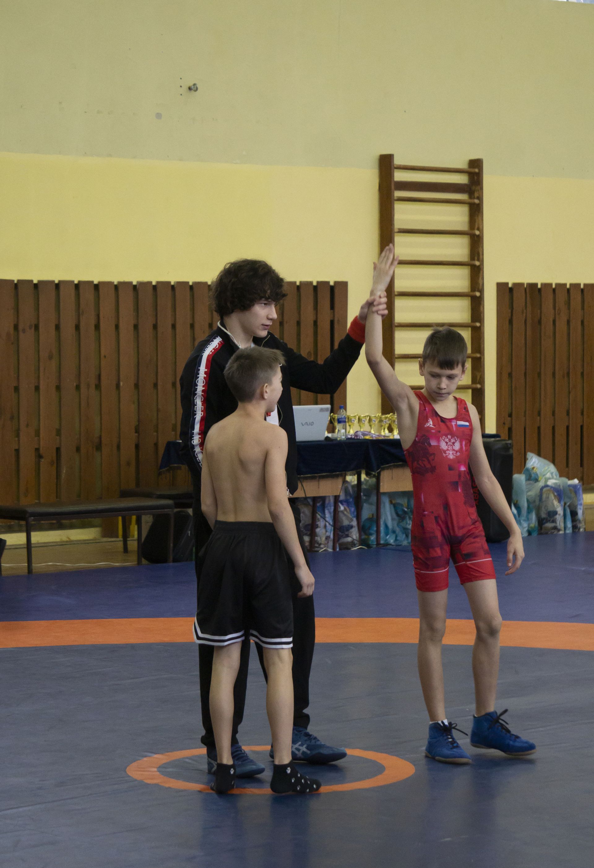 В Чистополе прошло Первенство по греко-римской борьбе на призы Деда Мороза