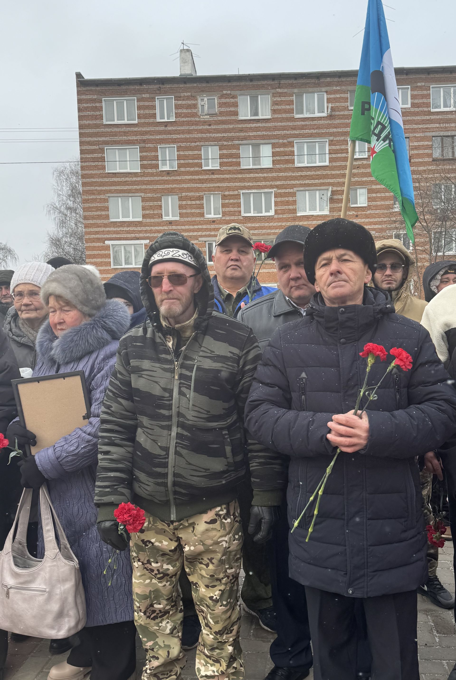В Чистополе День Героев Отечества отметили митингом у памятника Игорю Груднову