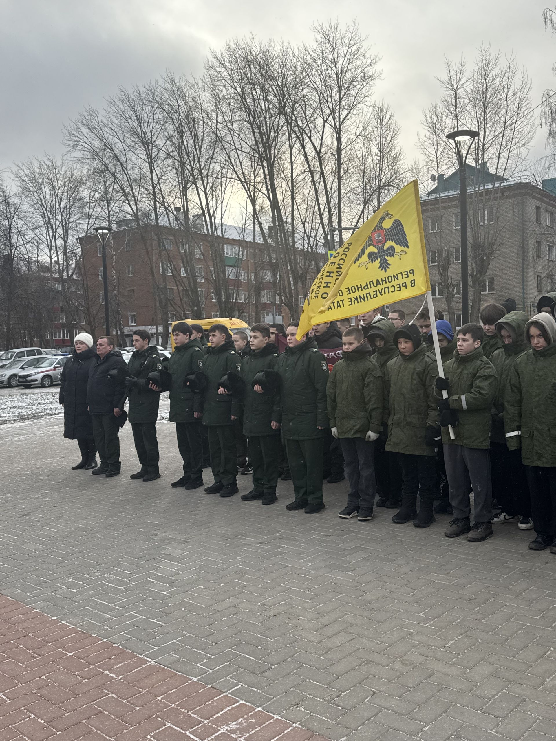 В Чистополе День Героев Отечества отметили митингом у памятника Игорю Груднову