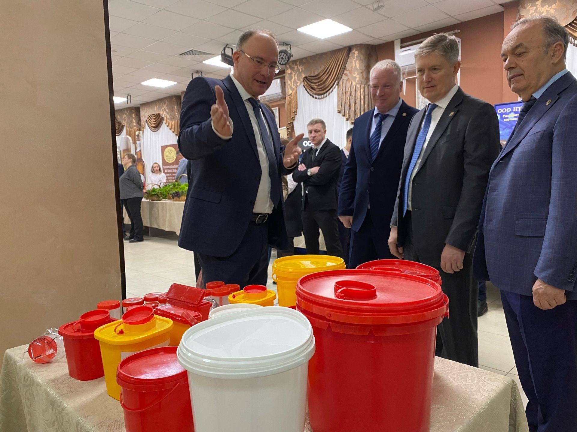 На выставке в Чистополе представили продукцию местных предприятий