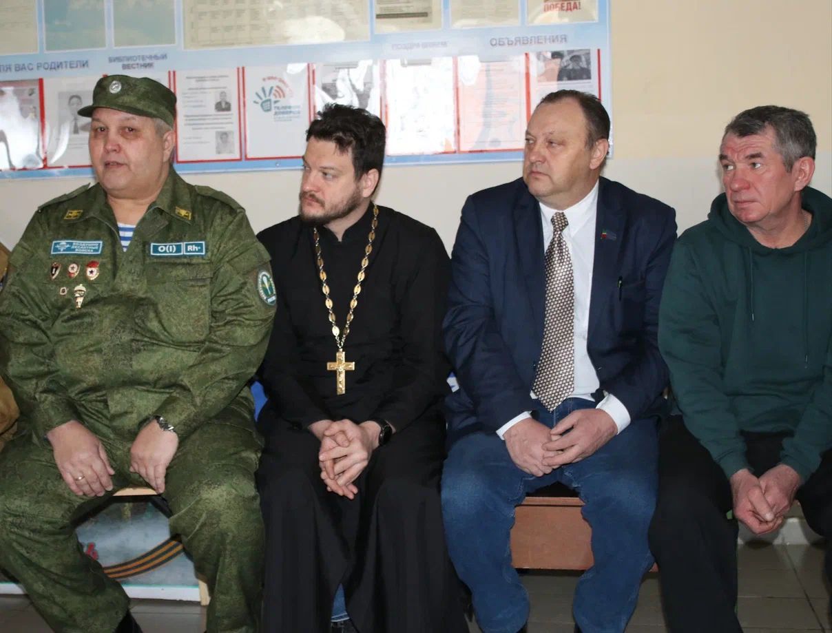 В Чистопольско-Высельской школе прошел «Урок Мужества»
