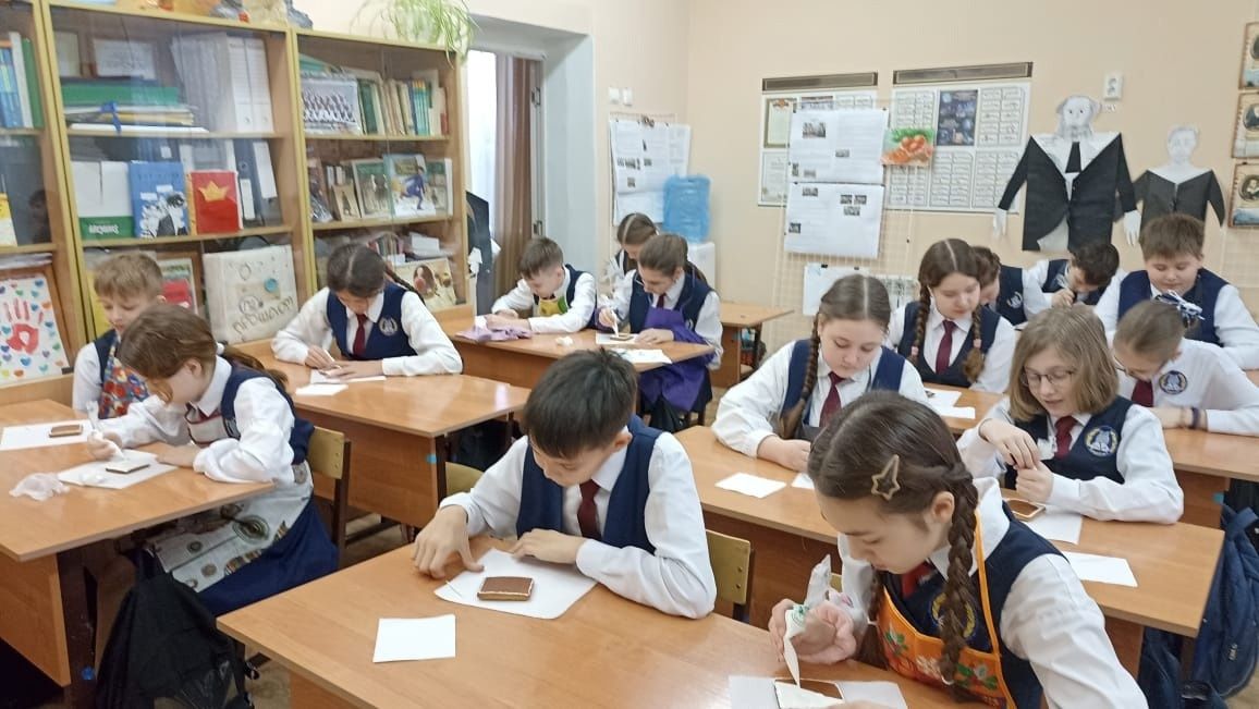 Чистопольские лицеисты приготовили сладкие подарки для участников СВО