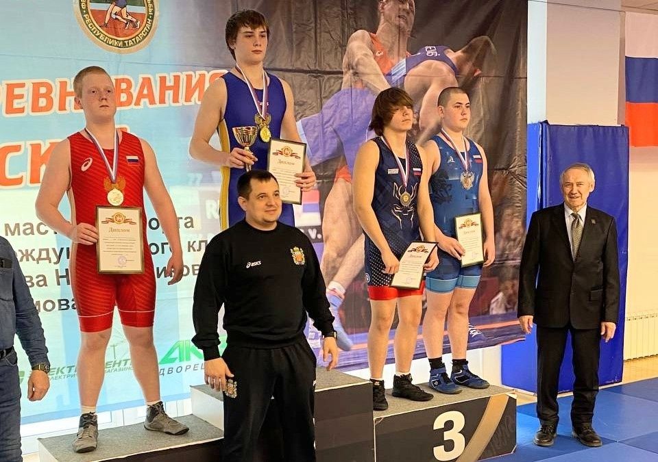 Чистопольские спортсмены взяли бронзу на Всероссийских соревнованиях по греко-римской борьбе