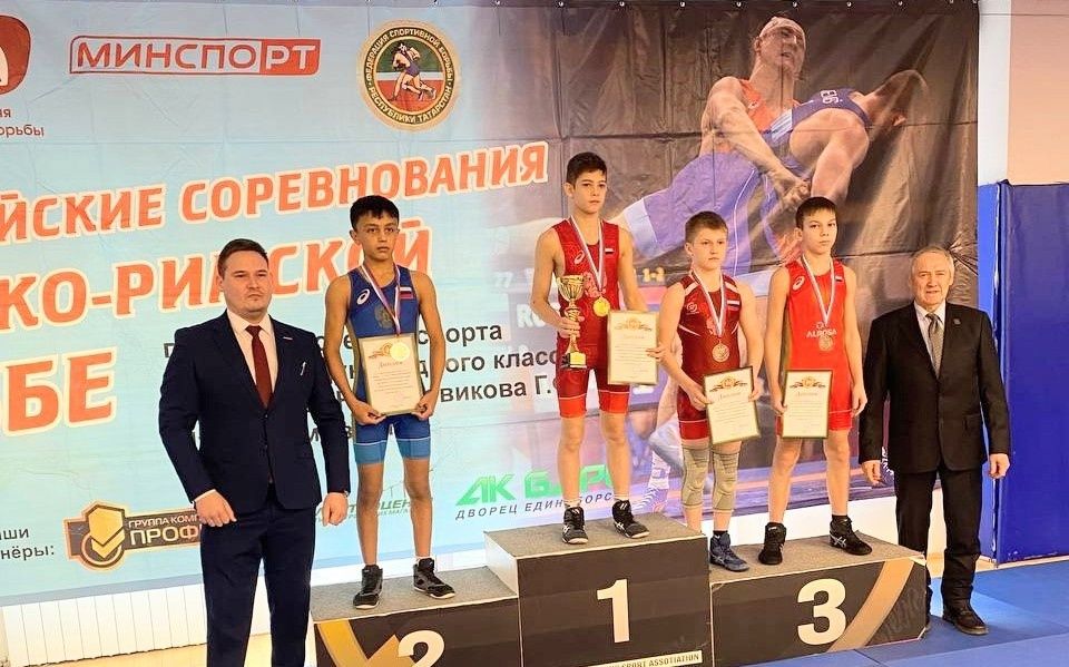 Чистопольские спортсмены взяли бронзу на Всероссийских соревнованиях по греко-римской борьбе
