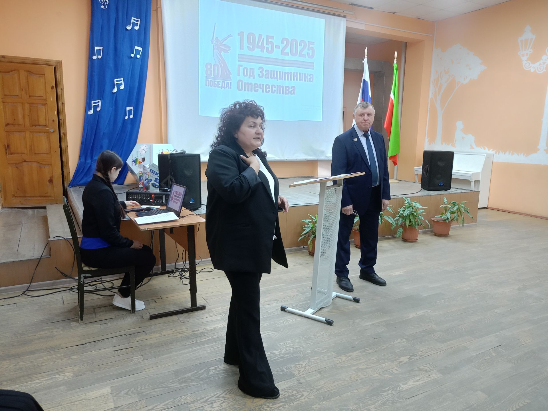 Чистопольские школьники на парламентском уроке по видеосвязи общались с учителем, находящимся в зоне СВО