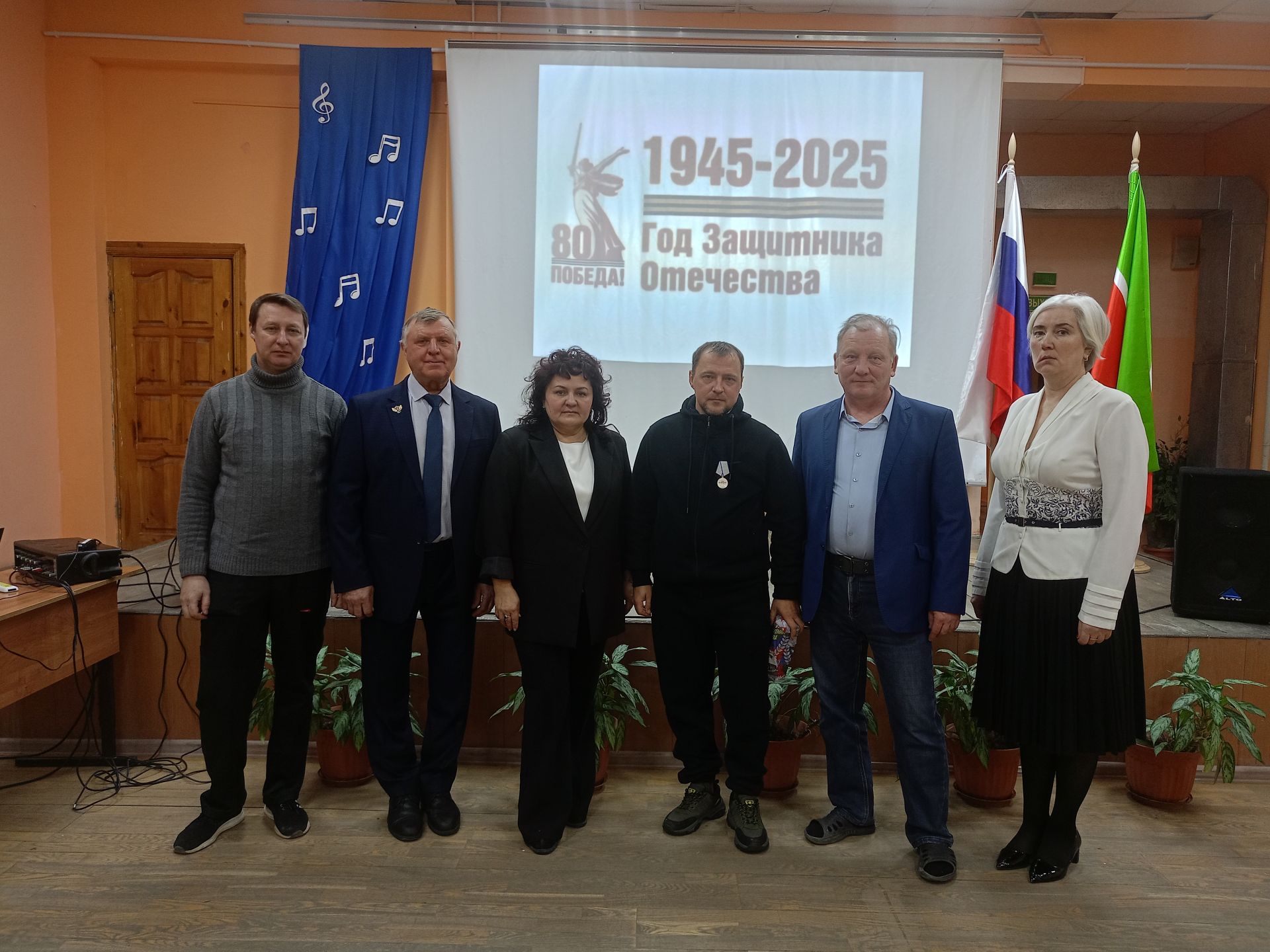 Чистопольские школьники на парламентском уроке по видеосвязи общались с учителем, находящимся в зоне СВО