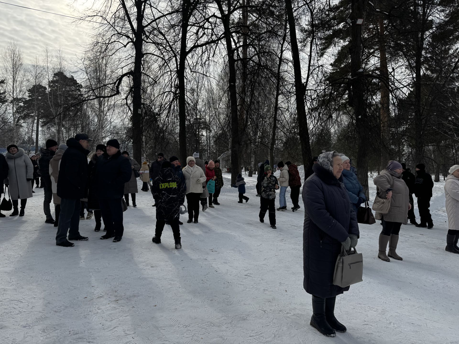 Яркое празднование Масленицы в Скарятинском саду: народные гуляния, блины и сжигание чучела