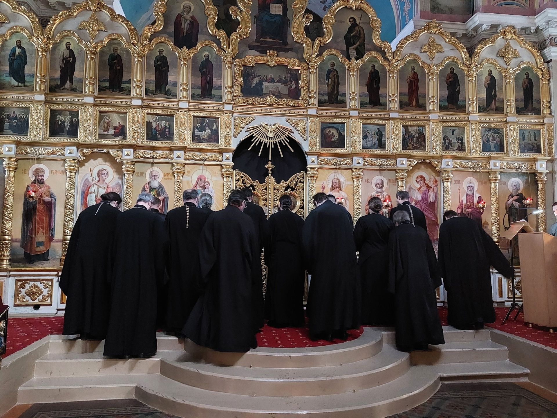 Вечерняя Литургия Преждеосвященных Даров состоялась в Никольском соборе