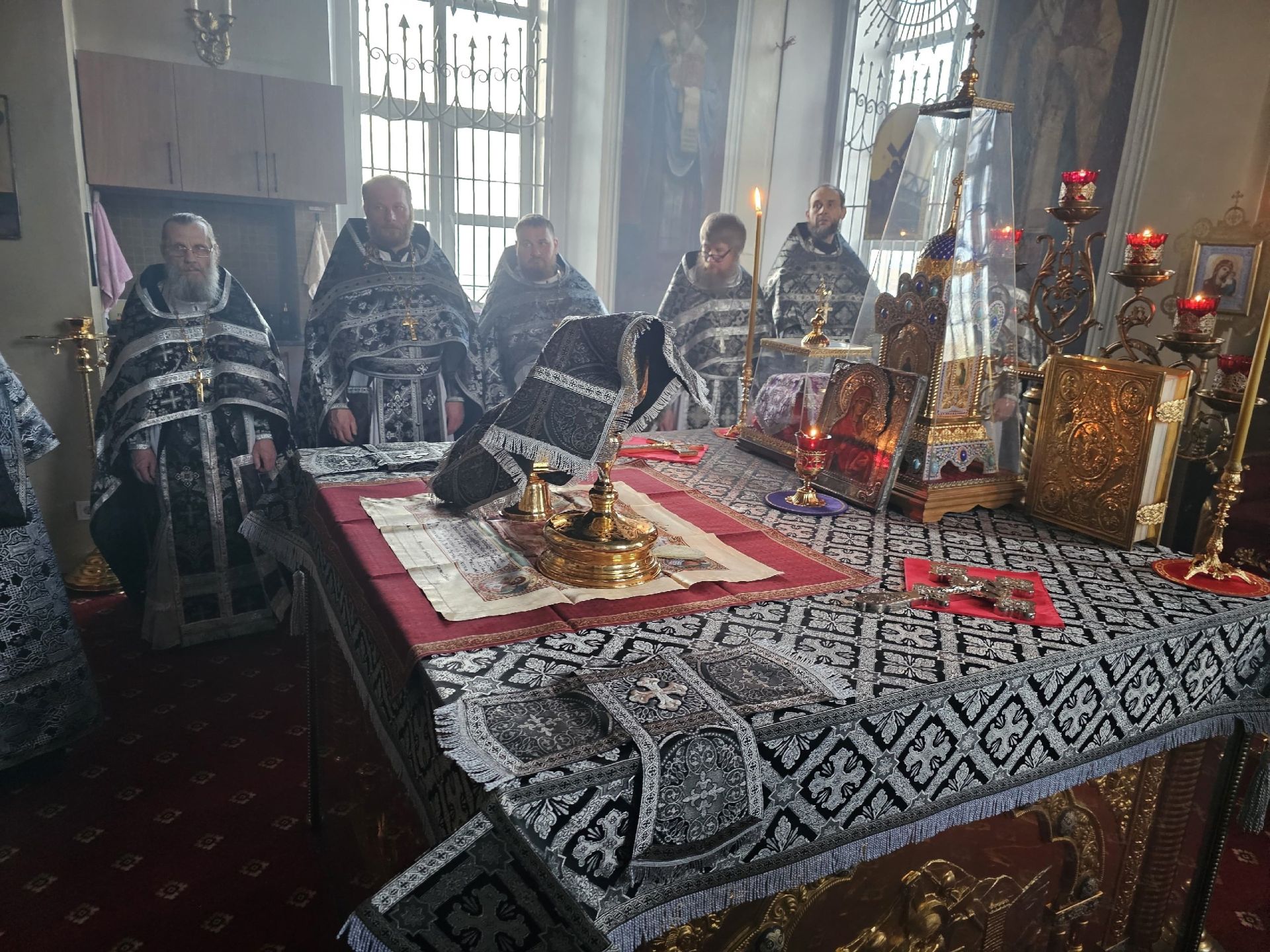 Вечерняя Литургия Преждеосвященных Даров состоялась в Никольском соборе