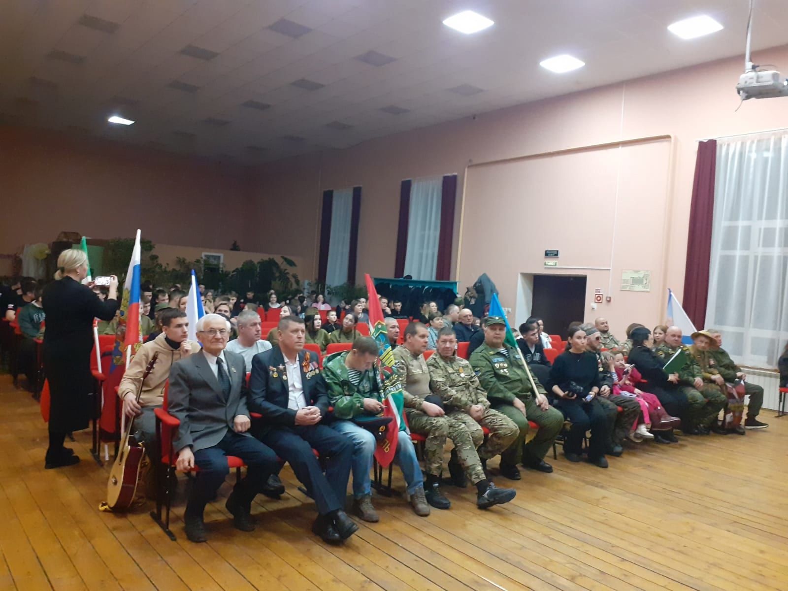 «Время выбрало их…»: мероприятие в Юлдузском Доме культуры посвятили мужеству и доблести защитников Родины
