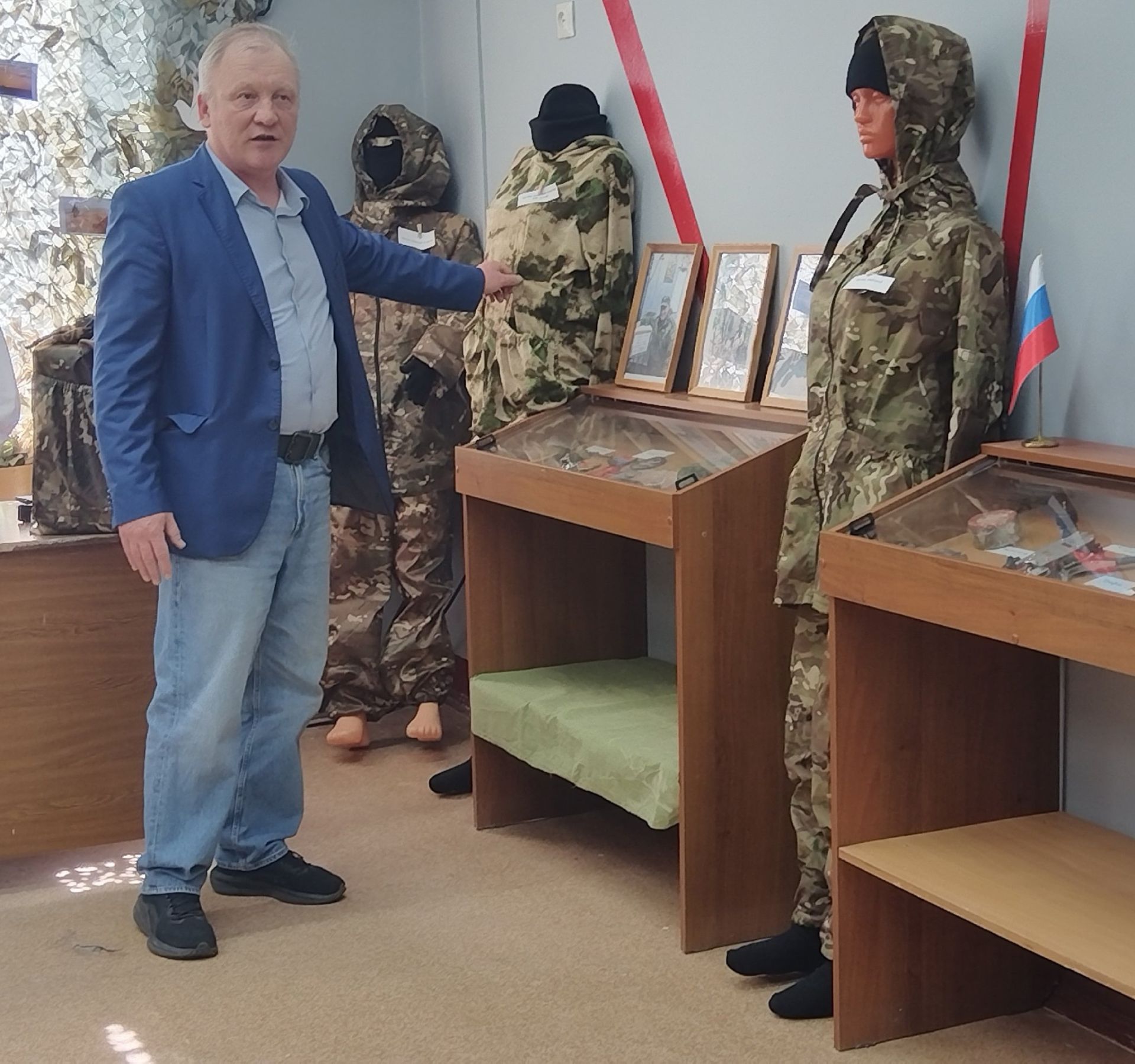 Герои прошлого и настоящего: в чистопольской школе открыли музей воинской славы