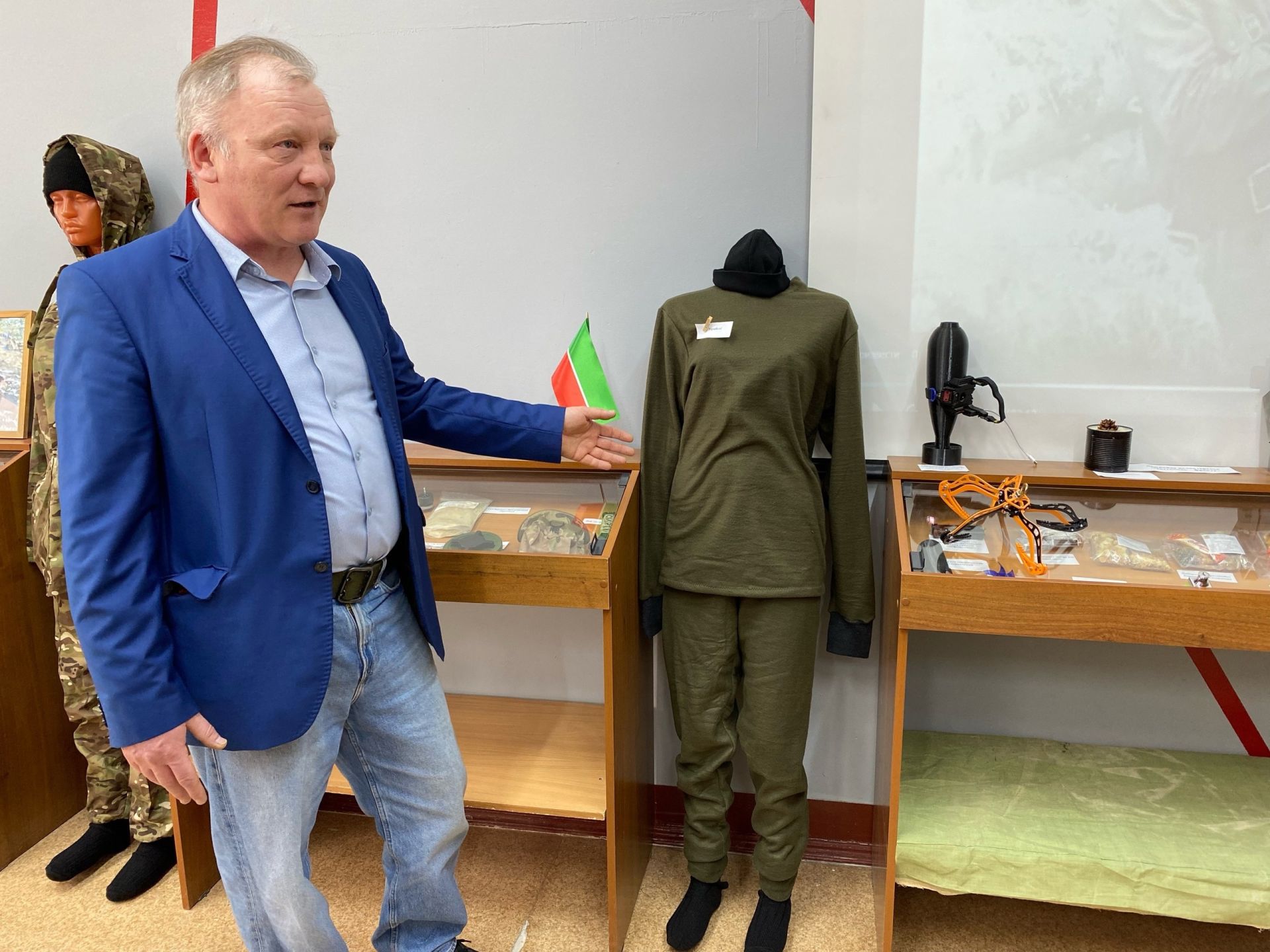 Герои прошлого и настоящего: в чистопольской школе открыли музей воинской славы