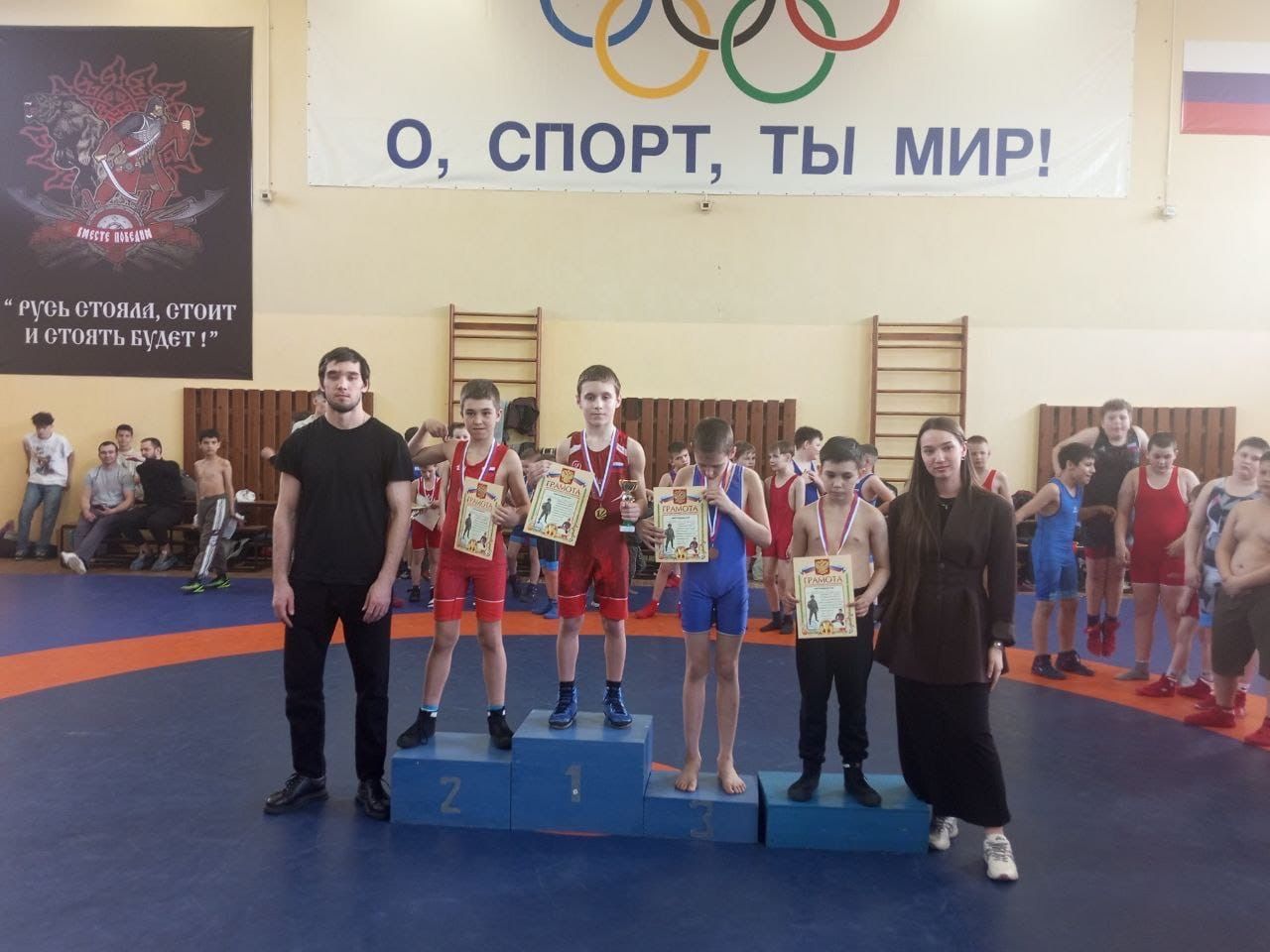 В Чистополе прошел турнир по греко-римской борьбе памяти героя СВО Михаила Кузникова