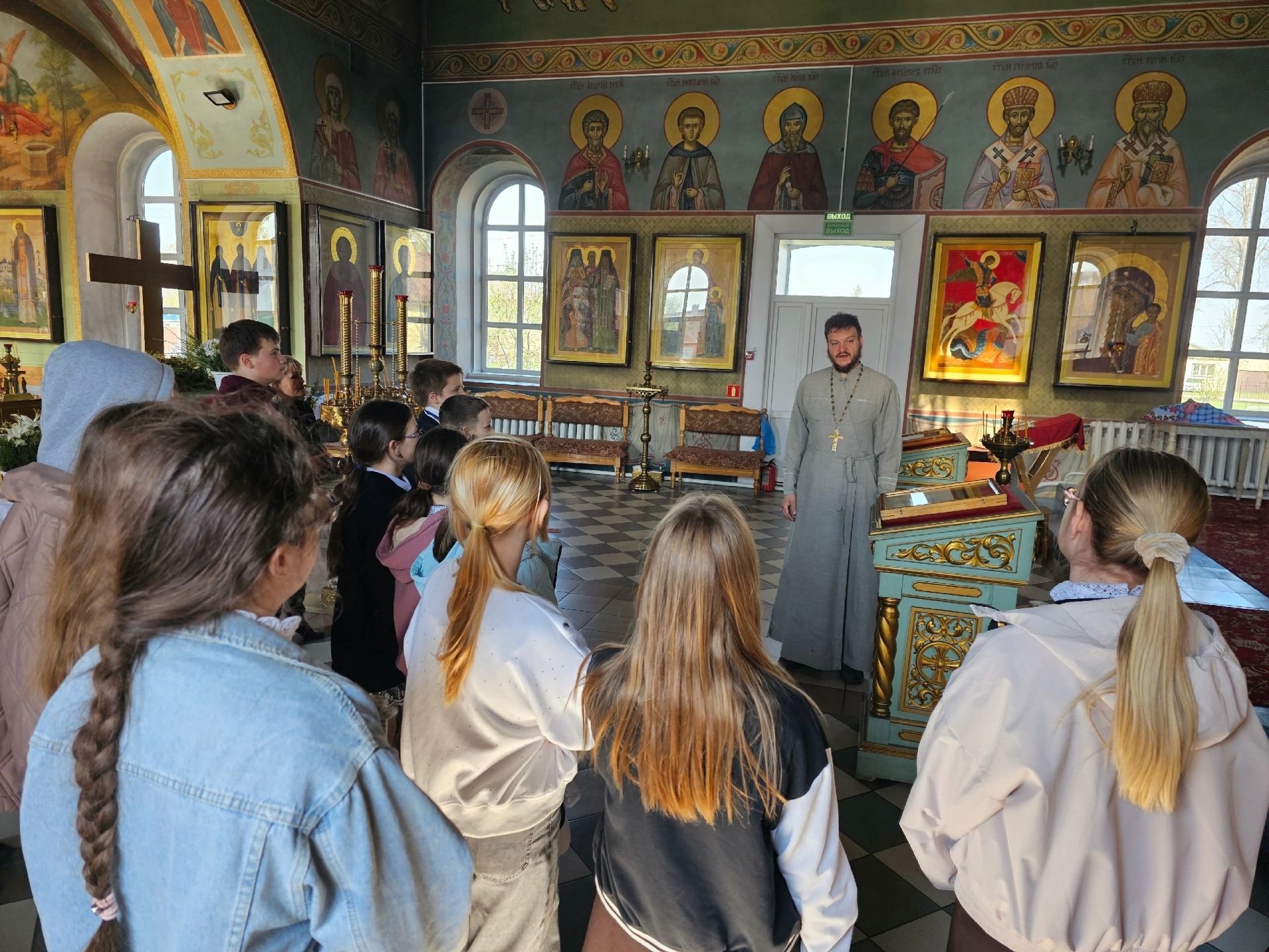 Школьники села Чистопольские Выселки посетили Троицкий храм