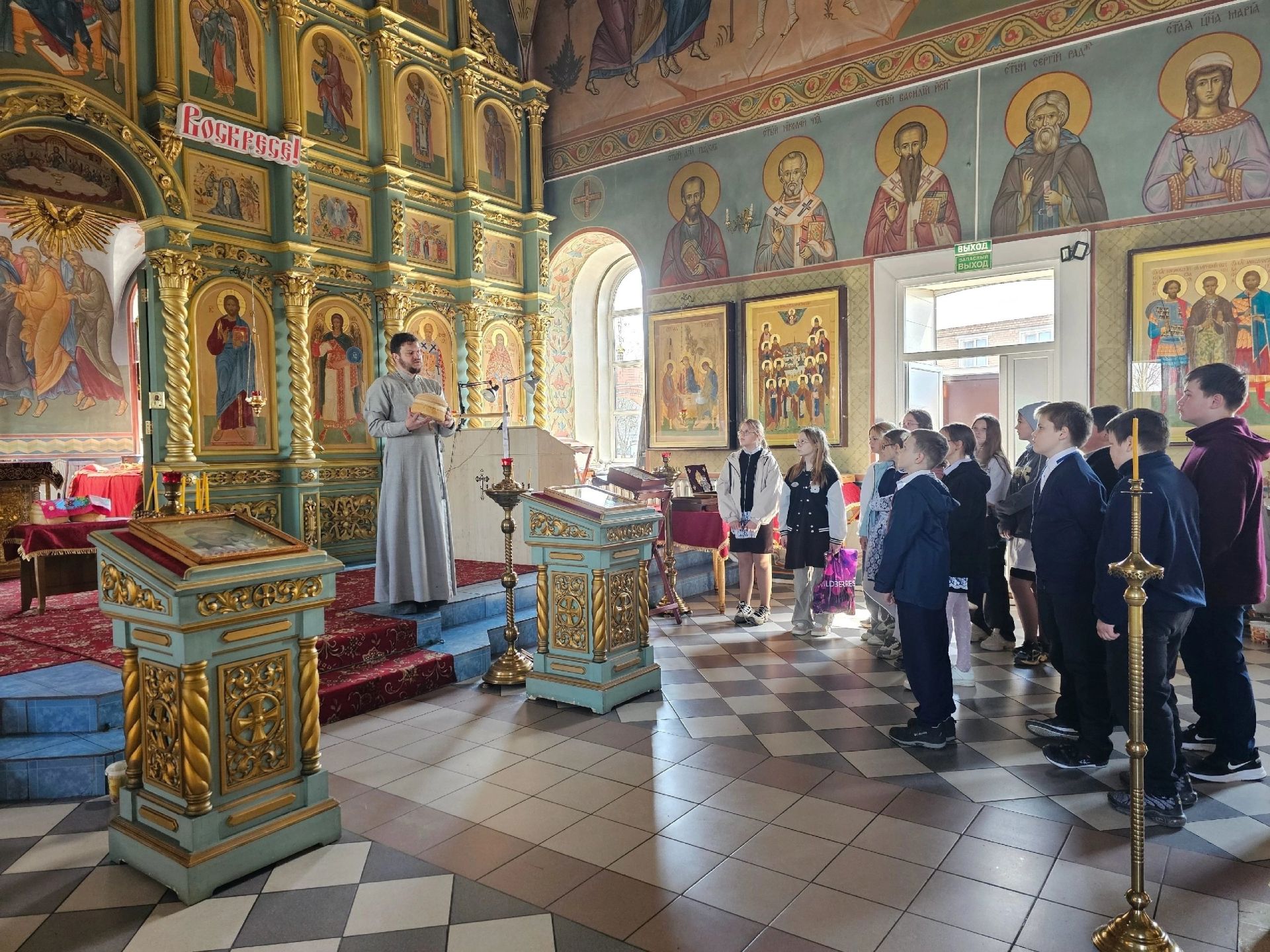 Школьники села Чистопольские Выселки посетили Троицкий храм