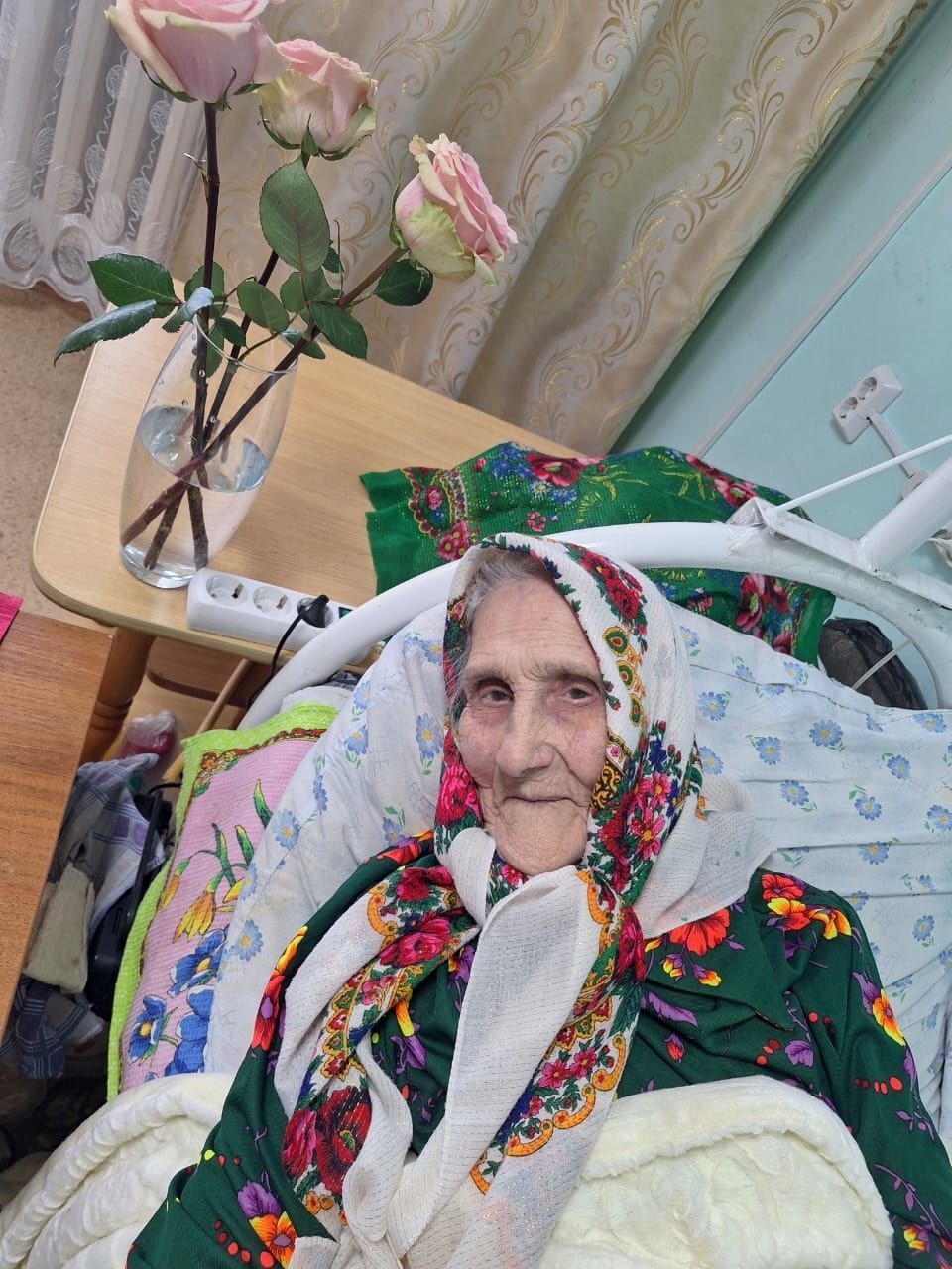 Труженица тыла Минесафия Багавиева помогает бойцам СВО