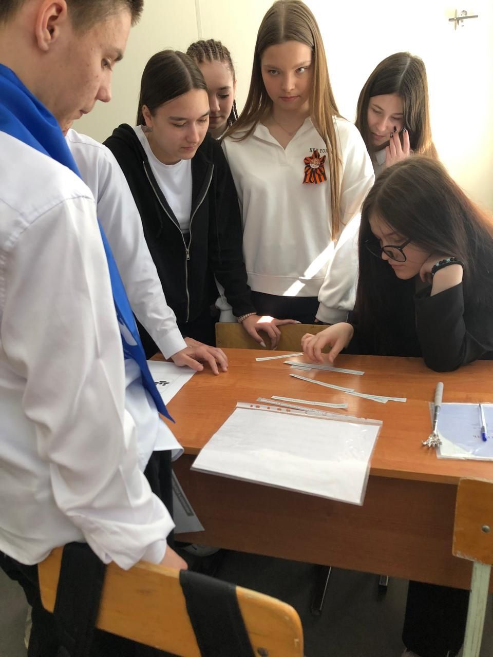 Правовой квест «Знатоки права» прошёл в чистопольской школе: молодежь готовится к выборам