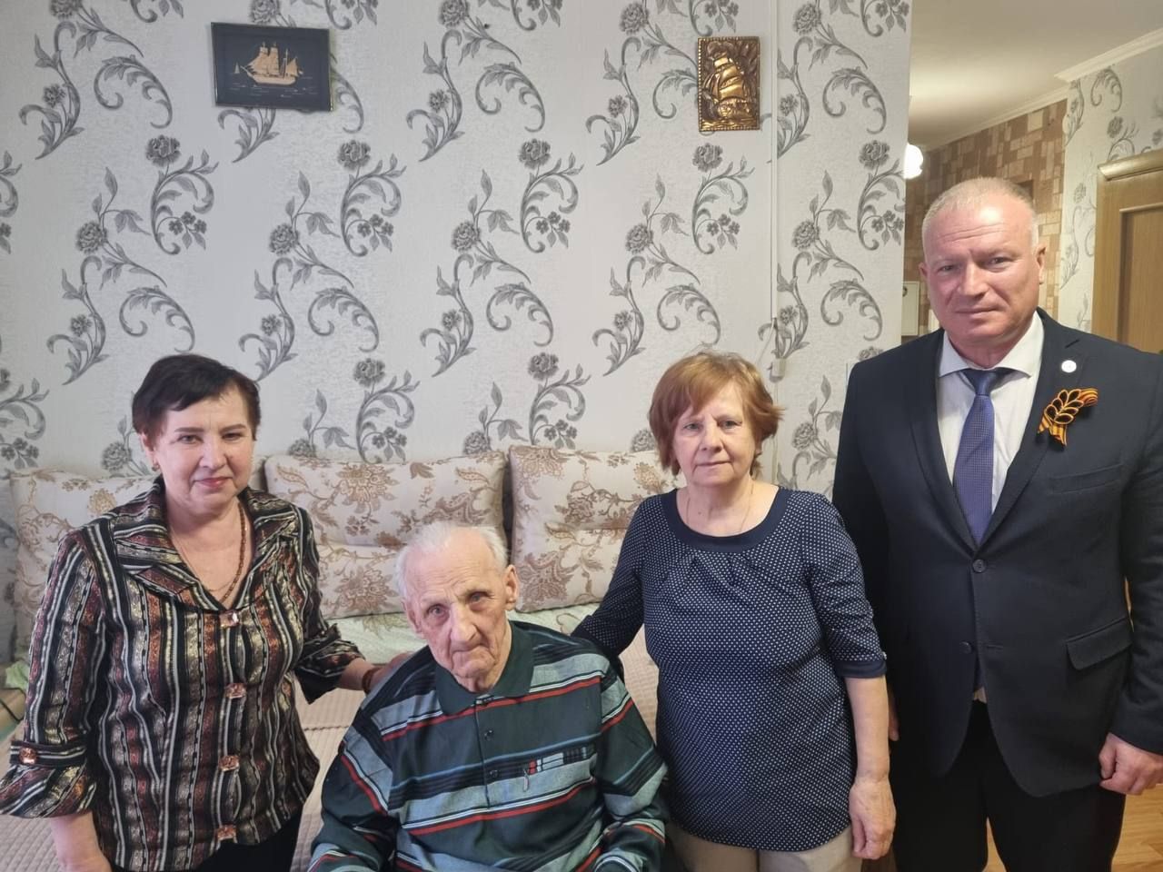 Глава Чистопольского района поздравил ветеранов с Днём Победы