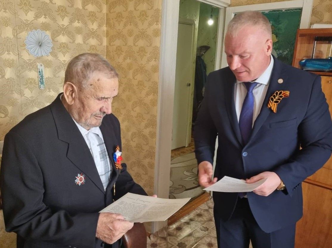 Глава Чистопольского района поздравил ветеранов с Днём Победы