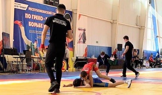 Открытый Республиканский турнир по греко-римской борьбе в Заинске: победы юных чистопольских борцов