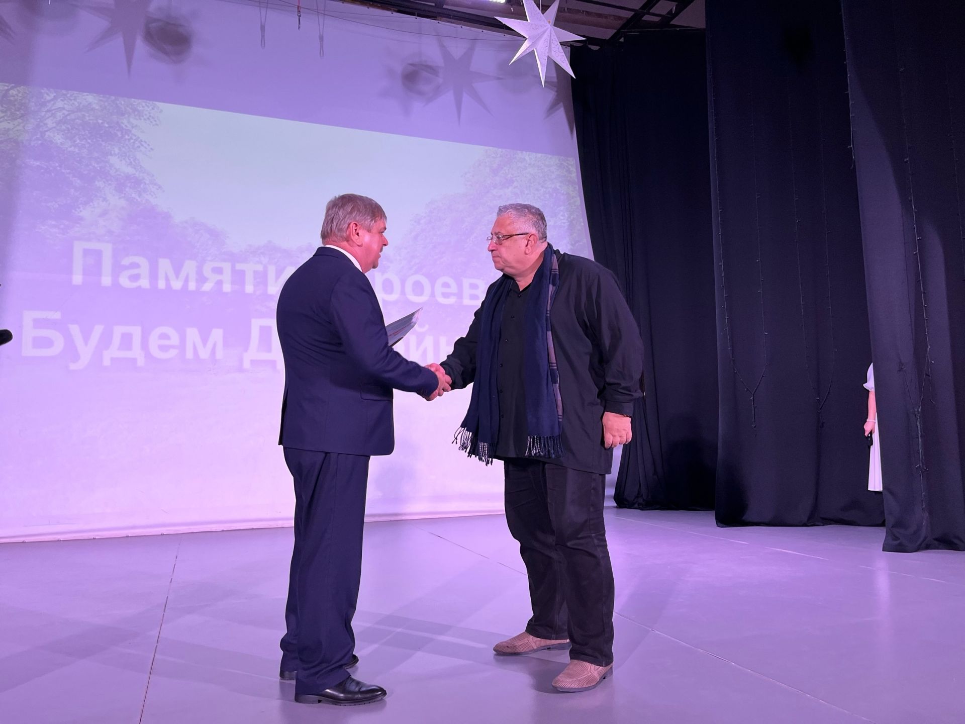 В Чистополе прошел патриотический спектакль «Памяти героев будем достойны»
