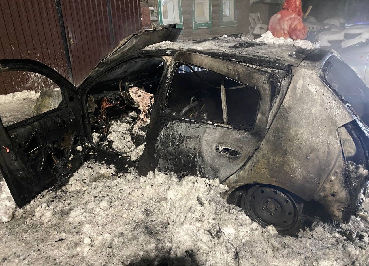Чистай районында автомобильгә ут капкан
