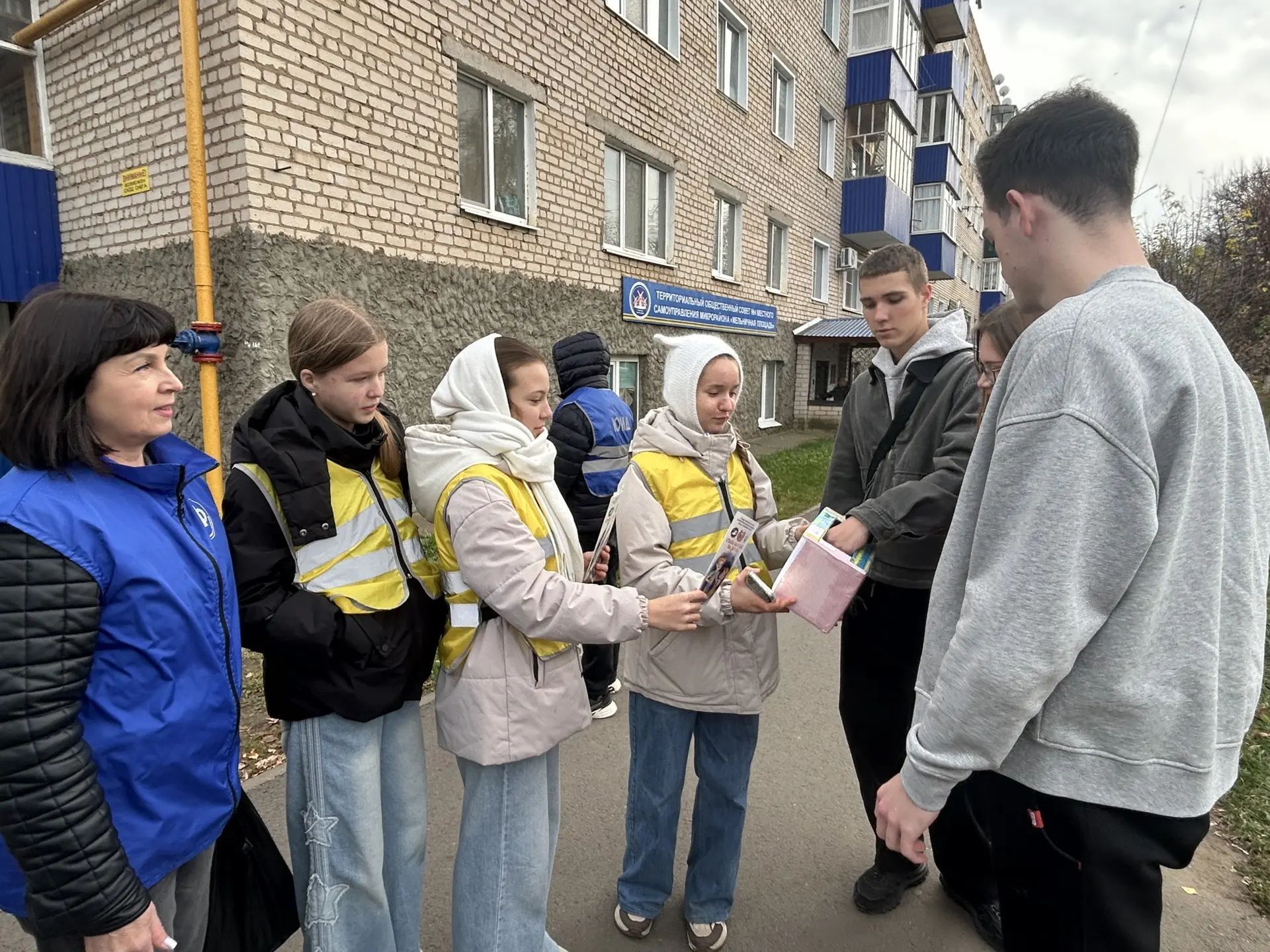 Молодежь участвовала в масштабной акции по безопасности дорожного движения в Чистополе