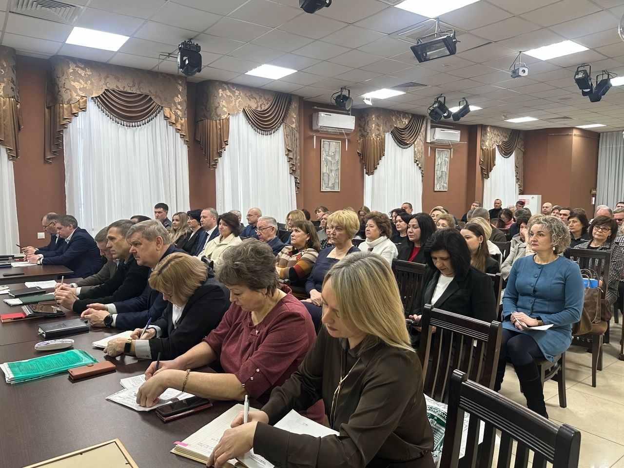 Рост надоев, итоги подписки и битва со снегом: ключевые темы аппаратного совещания в Чистополе