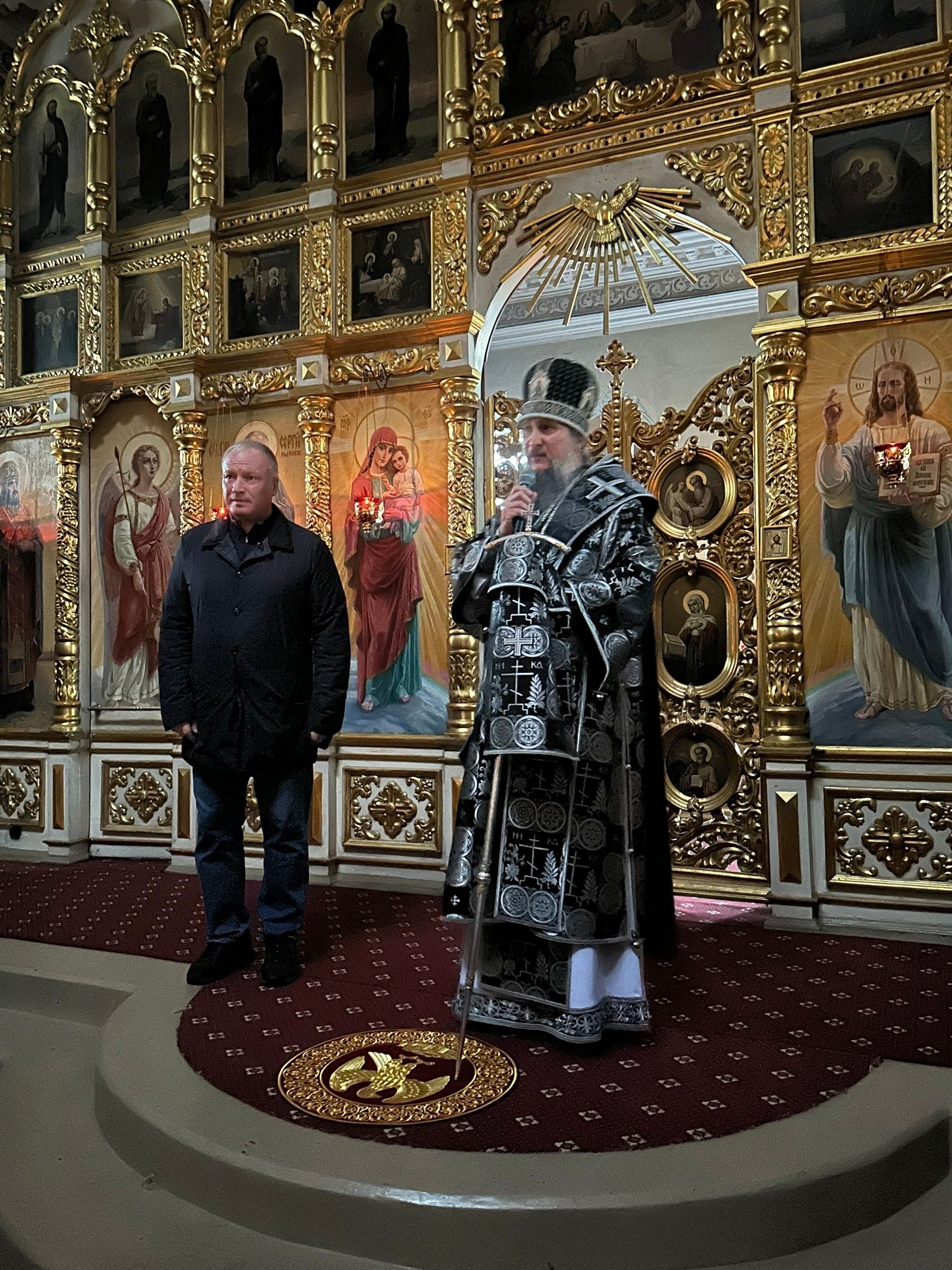 В Свято-Никольском соборе встретили отреставрированный образ «Распятие Господне»