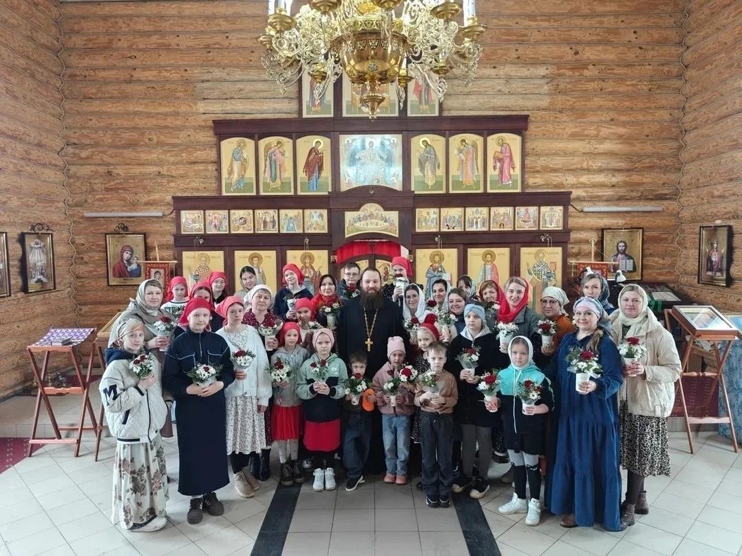 В храме села Булдырь прошёл мастер-класс по флористике