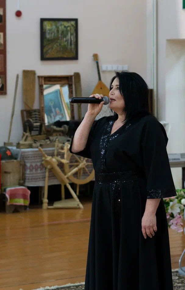 В Чистопольских Выселках открылась новая картинная галерея