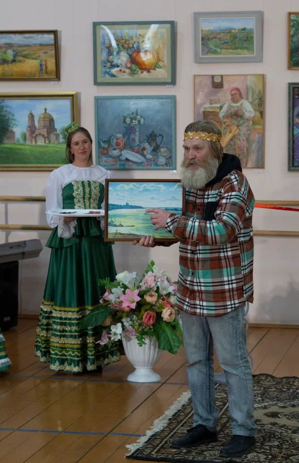 В Чистопольских Выселках открылась новая картинная галерея
