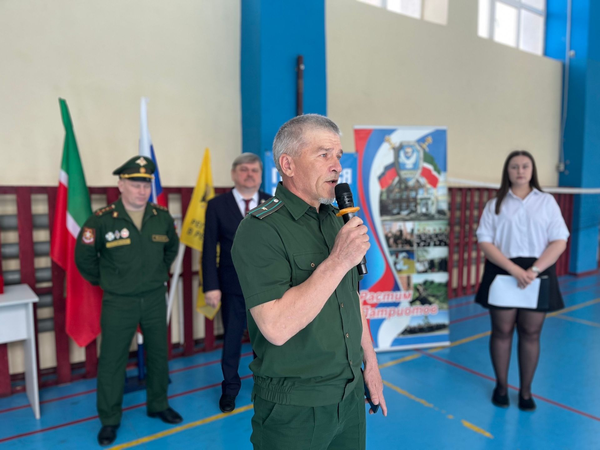 Чистай укучылары һәм студентлары ату буенча ярышларда махсус хәрби операция геройларын искә алдылар