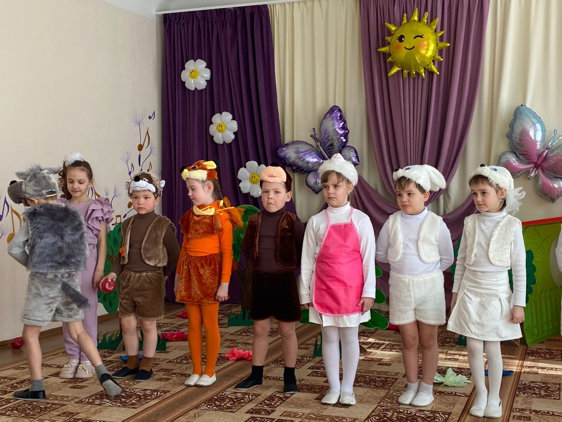 Мәктәпкәчә яшьтәге Чистай балалары «Театрның тылсымлы дөньясы» фестивалендә татар телендә спектакльләр күрсәттеләр