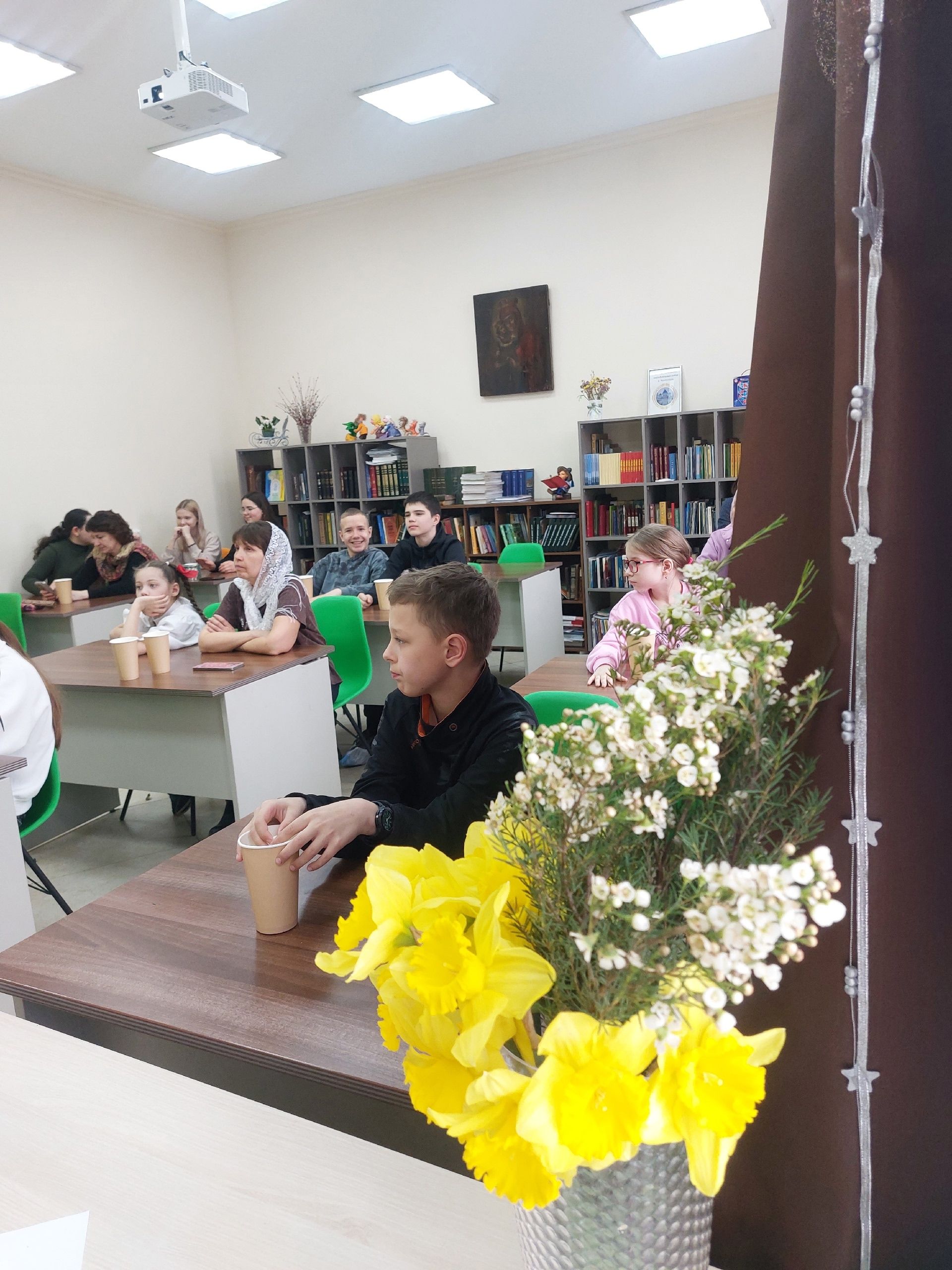 В чистопольской воскресной школе прошёл мастер-класс по церковной флористике