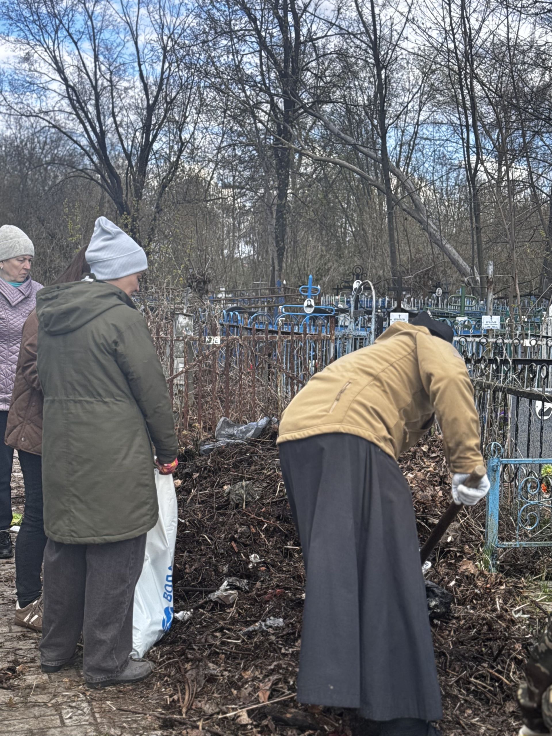 В Чистополе прошёл масштабный субботник на Центральном бульваре