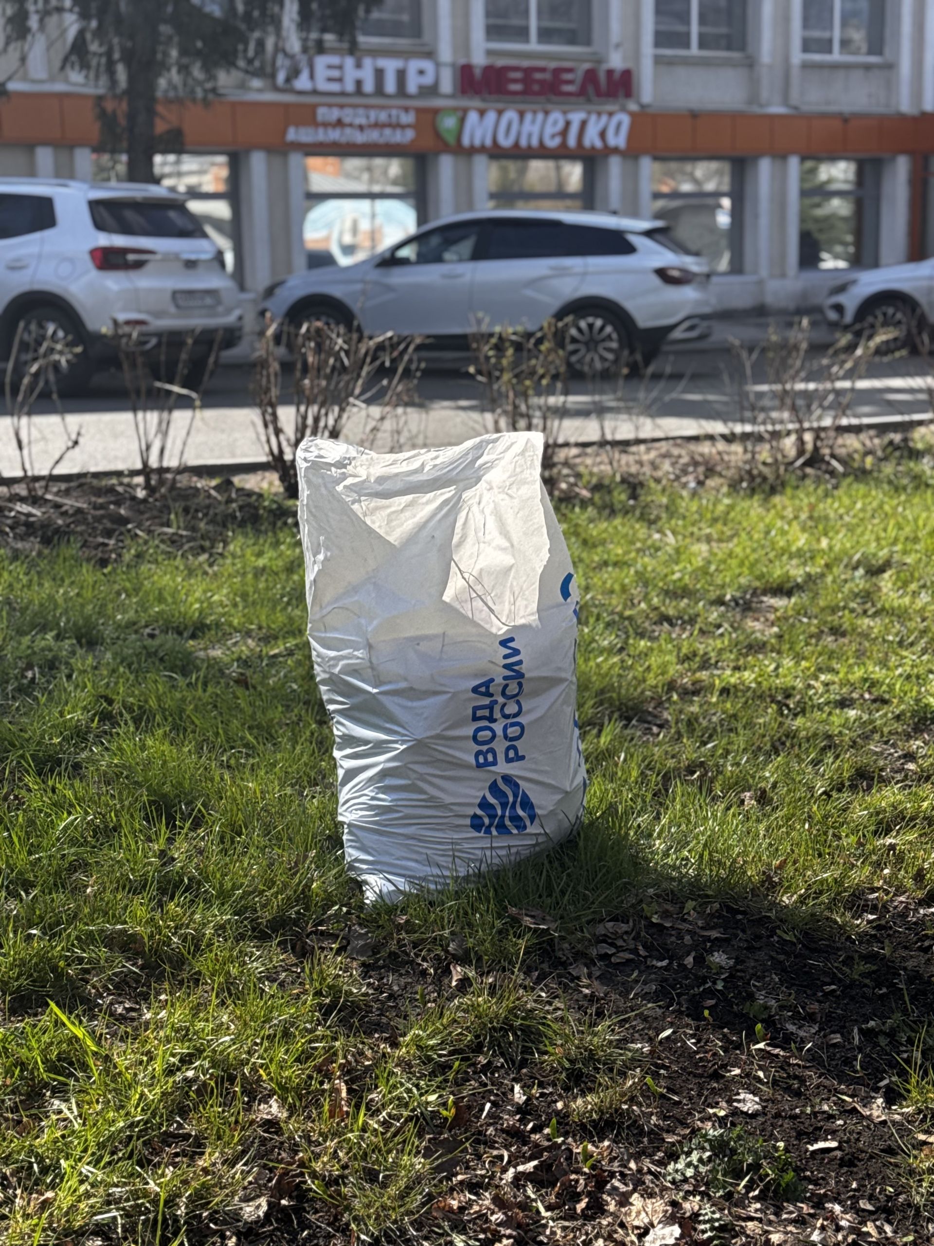 В Чистополе прошёл масштабный субботник на Центральном бульваре