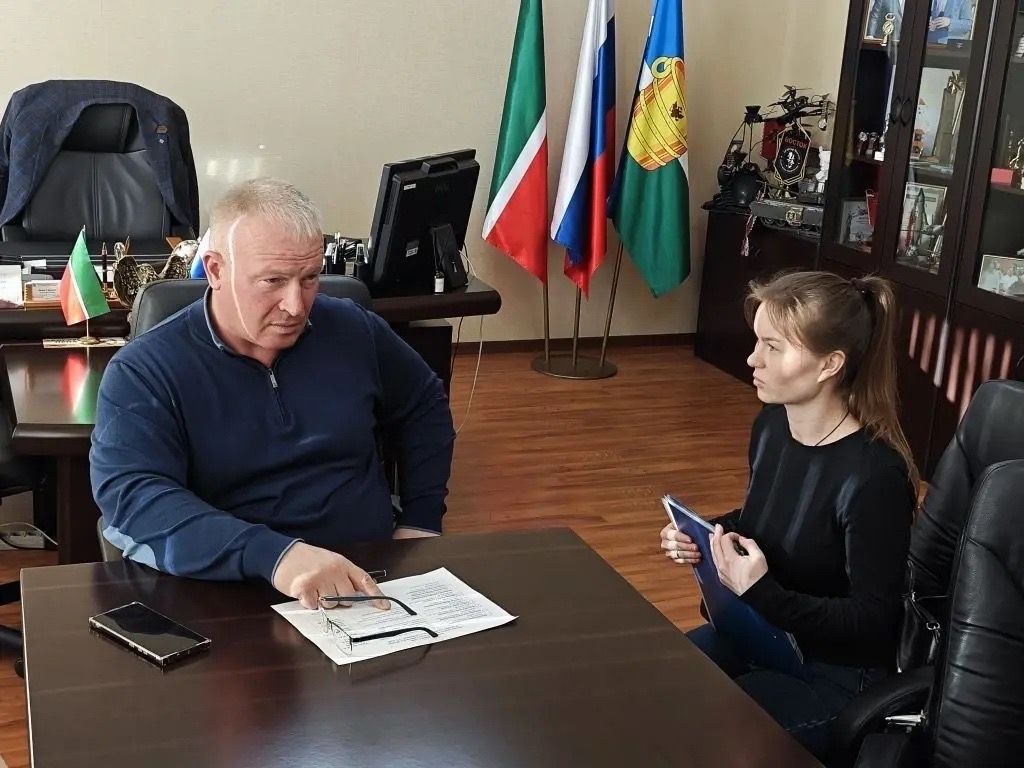 Дороги, ЖКХ и новая база отдыха: Глава Чистопольского района провёл приём граждан