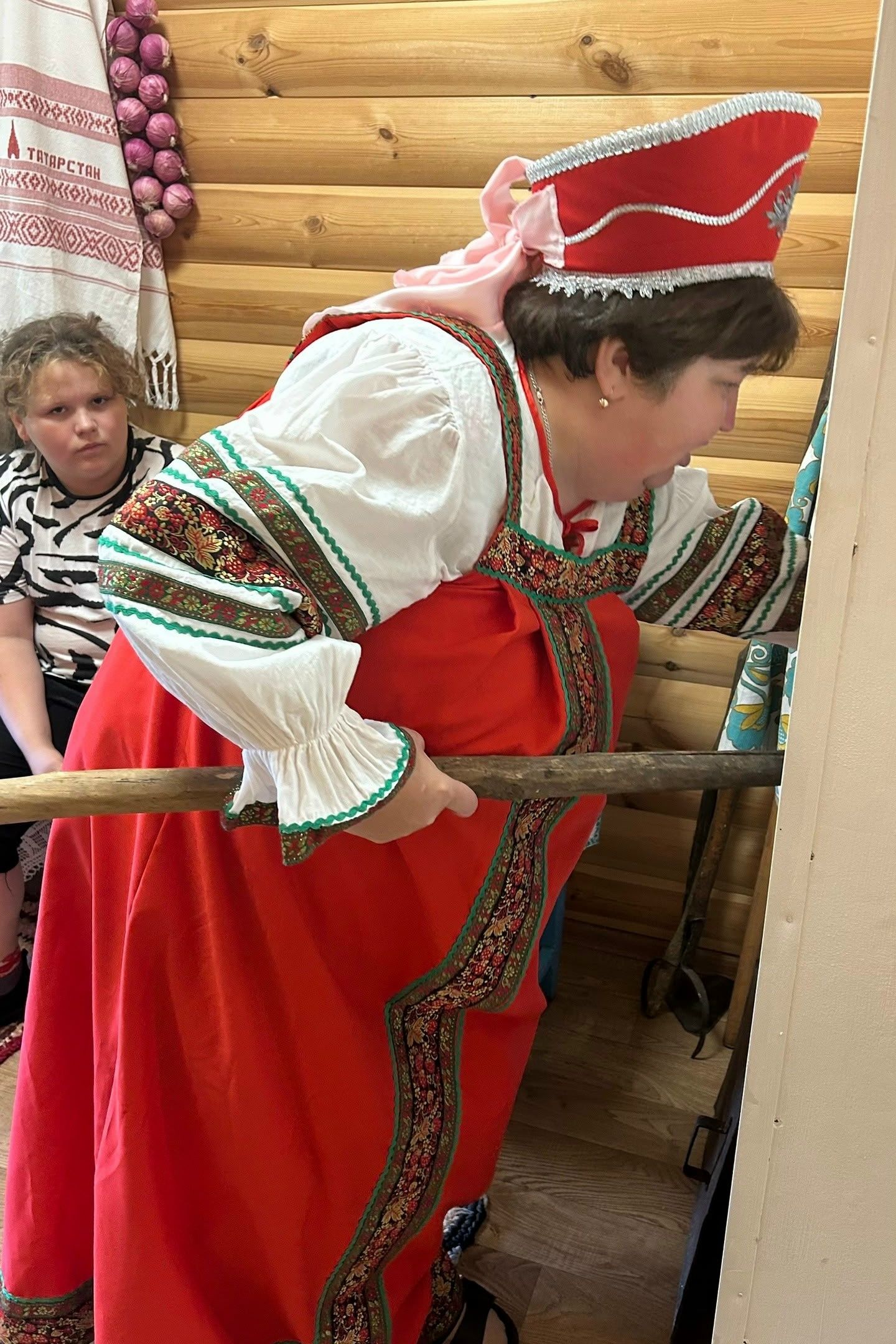 Ребята села Чистопольского района совершили путешествие в «Русскую избу»