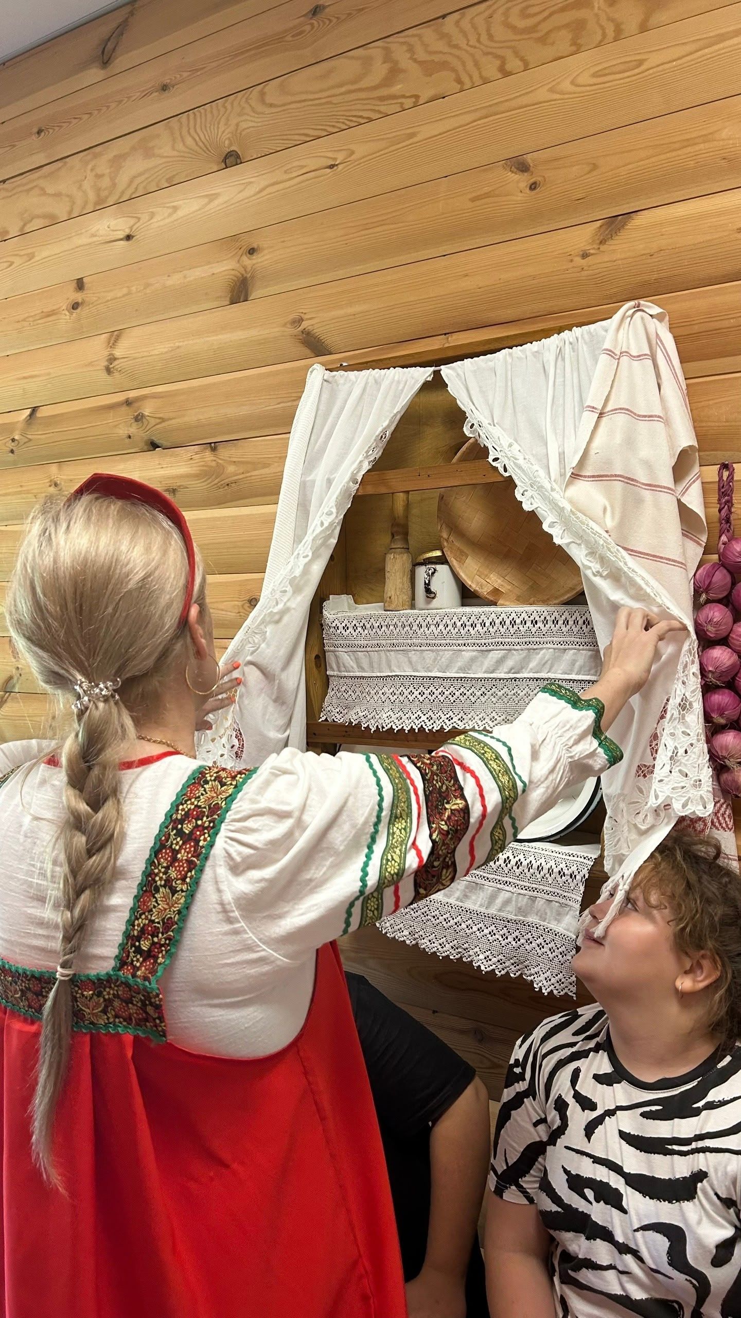 Ребята села Чистопольского района совершили путешествие в «Русскую избу»
