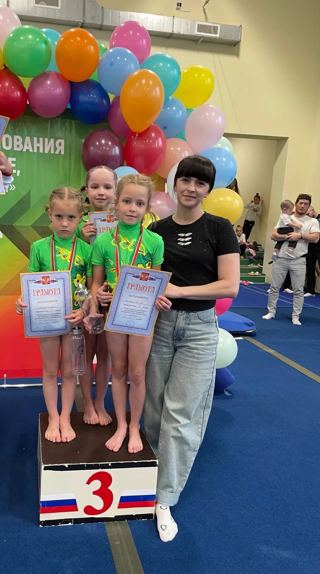 Чистай спорт мәктәбендә тәрбияләнүчеләр акробатика буенча республика ярышларында 8 медаль яуладылар