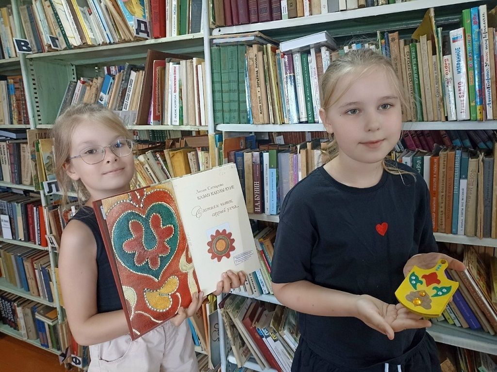 В Чистопольской библиотеке прошёл час творчества, посвящённый татарскому орнаменту