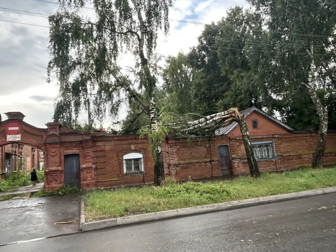 В Чистополе продолжают устранять последствия стихии