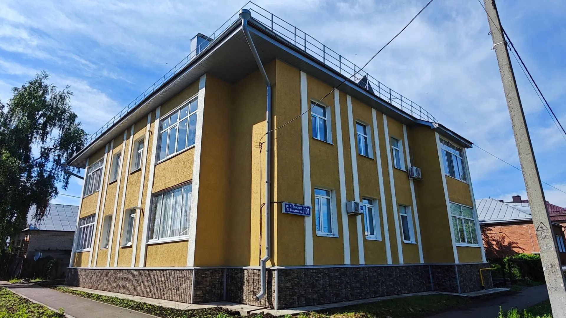 В Чистополе продолжается благоустройство дворов по программе «Наш двор»