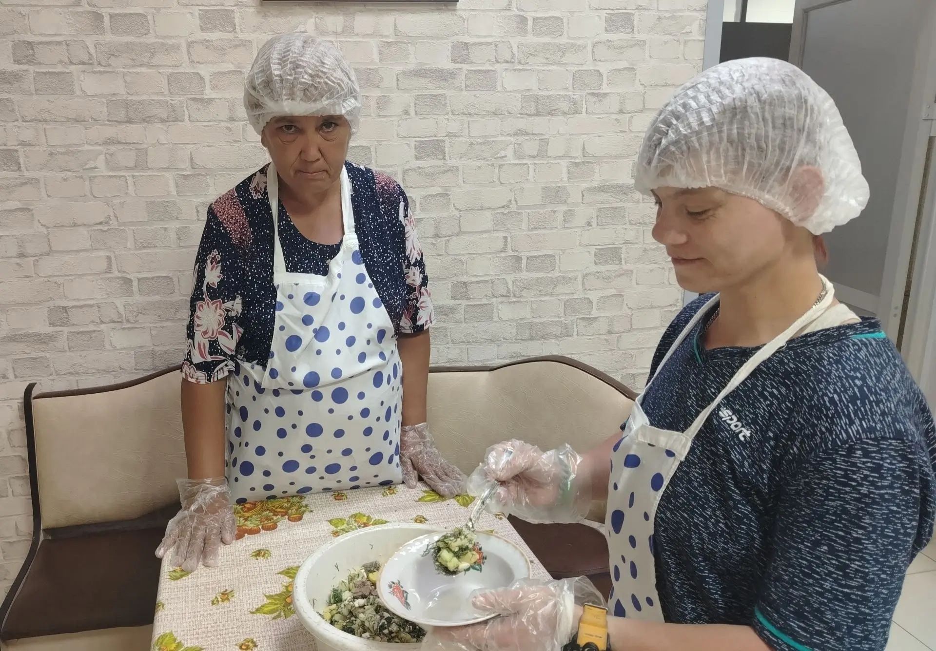 Подопечные чистопольского дома социального обслуживания освоили гастрономическую терапию