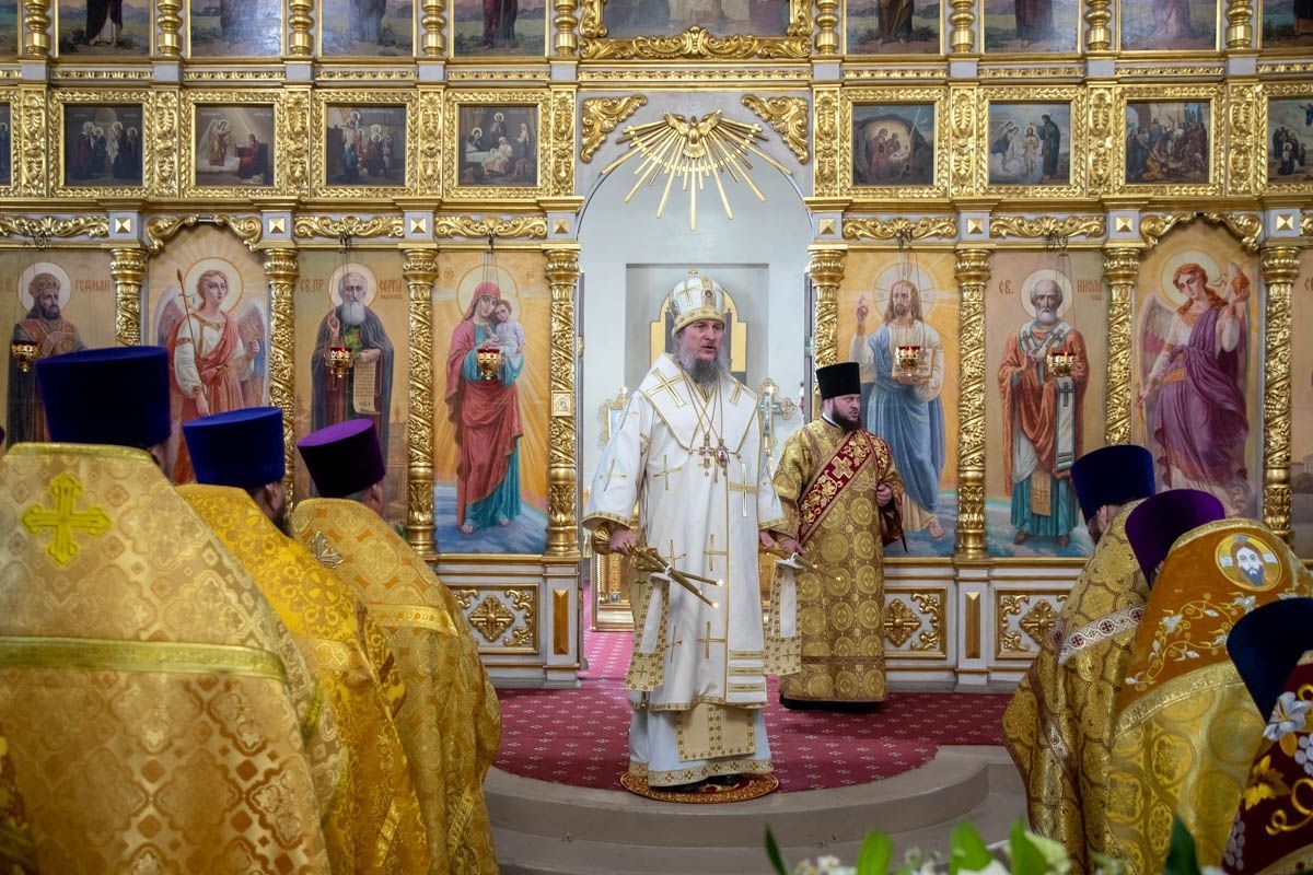 Владыка Пахомий Изге Никольский кафедраль соборында хушлашу Литургиясе үткәрде