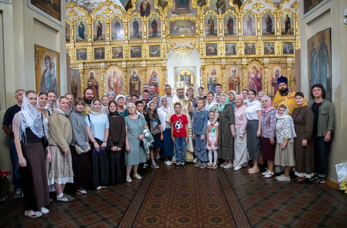 Владыка Пахомий Изге Никольский кафедраль соборында хушлашу Литургиясе үткәрде
