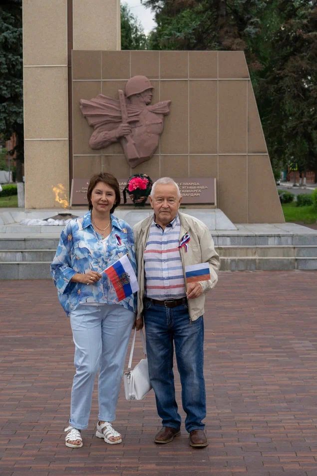 «Триколор единства»: чистопольцы прошли памятным маршрутом в цветах российского флага