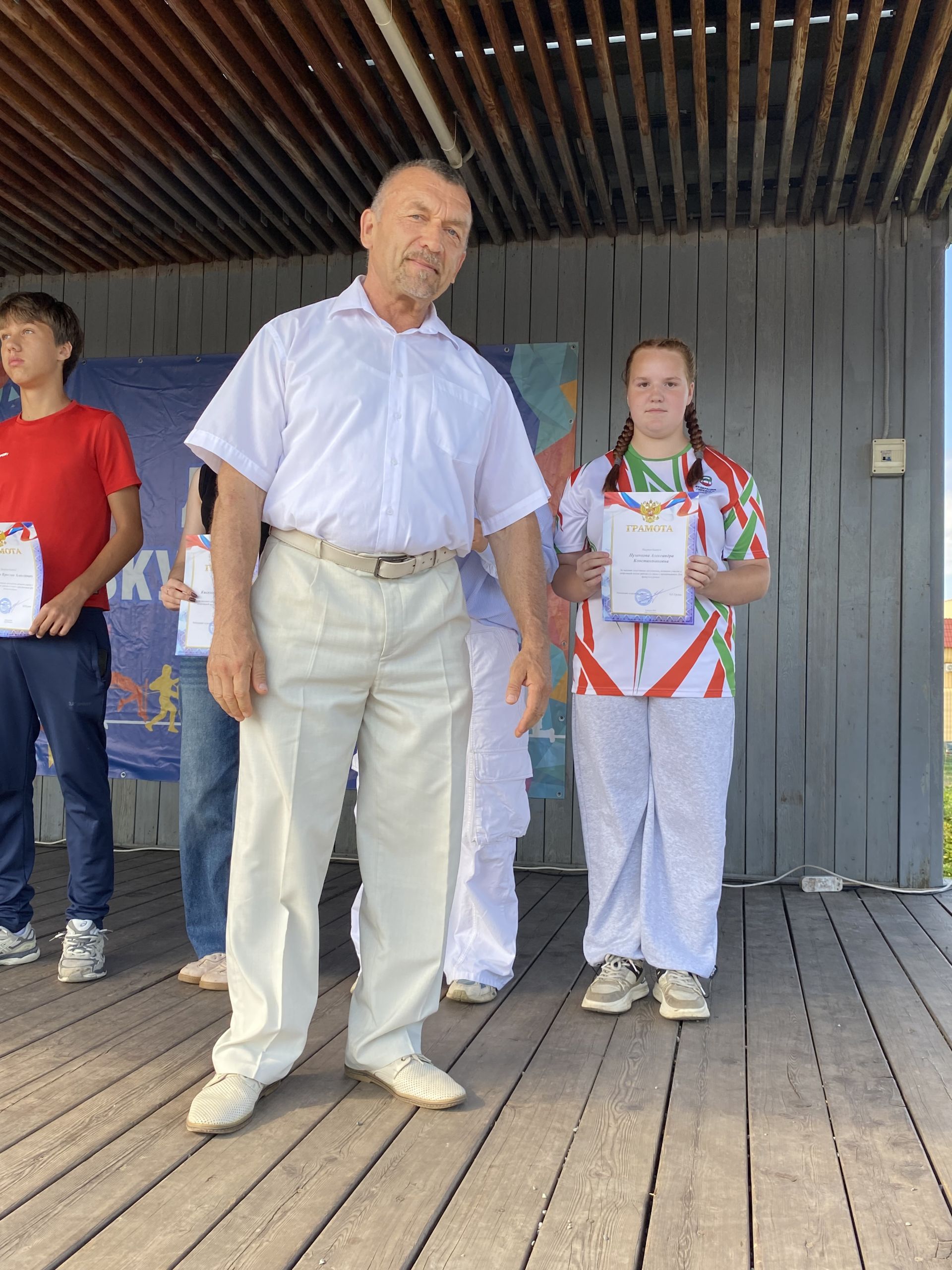 Отличившихся спортсменов и тренеров наградили в День физкультурника в Чистополе